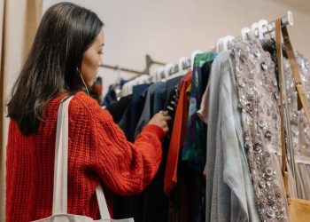 Step Outside the Box with Vintage Alternative Fashion