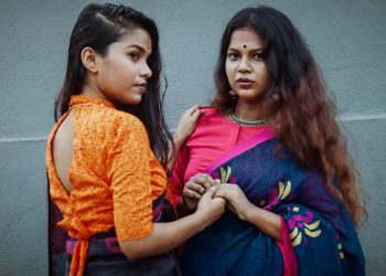A Complete Guide to Blouses: Styles, Fits and Buying Tips