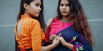 A Complete Guide to Blouses: Styles, Fits and Buying Tips